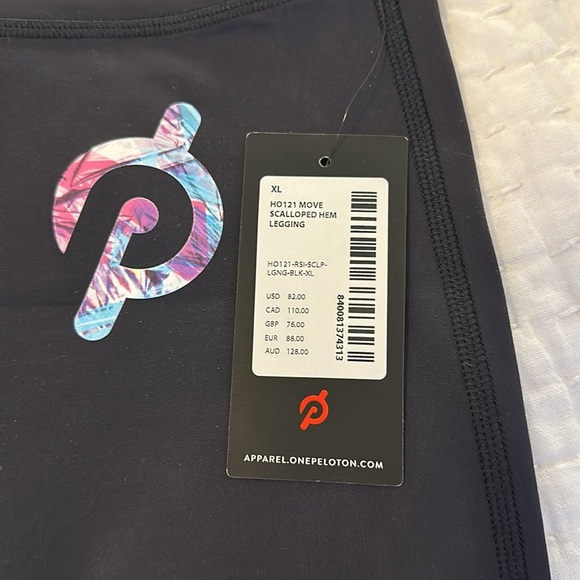 Peloton Scallop Hemmed Capri Leggings - Gray, Size XL (NWT) - Picture 3 of 4